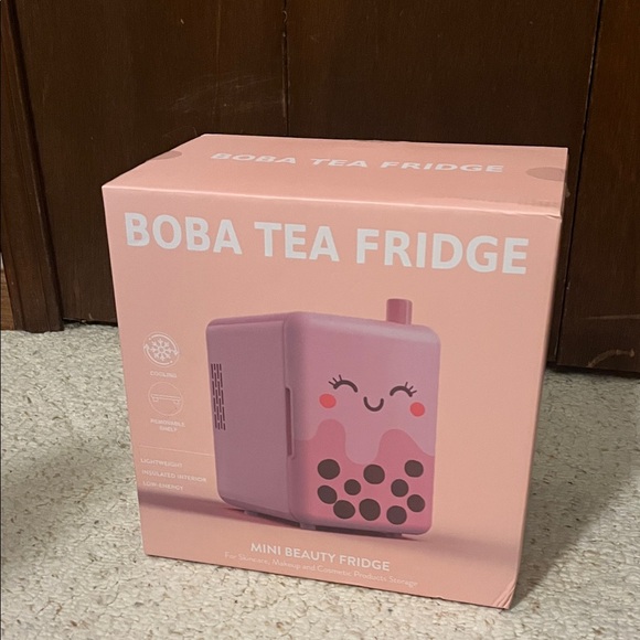 Adorable Pink Boba Tea Mini Beauty Fridge NEW IN BOX - Picture 2 of 8